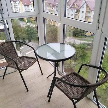 - Dzhordzha Vashynhtona Apartment *