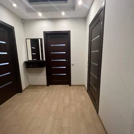 - Dzhordzha Vashynhtona Λβιβ