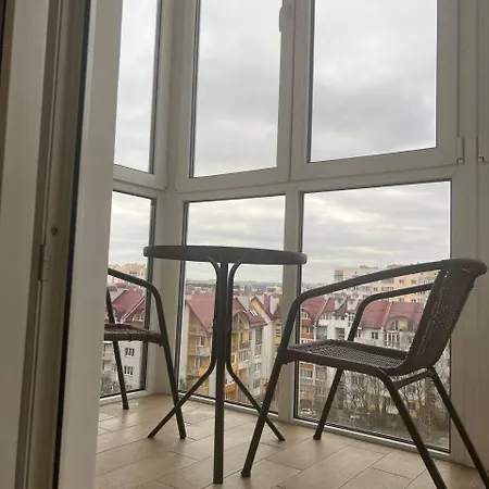 - Dzhordzha Vashynhtona Apartment