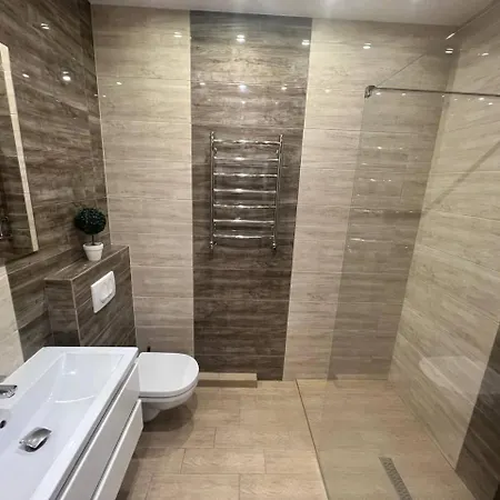 - Dzhordzha Vashynhtona * Lviv