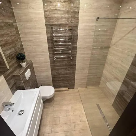 - Dzhordzha Vashynhtona Apartment