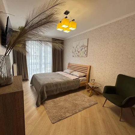 - Dzhordzha Vashynhtona Apartment