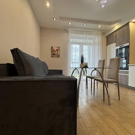 - Dzhordzha Vashynhtona Apartman