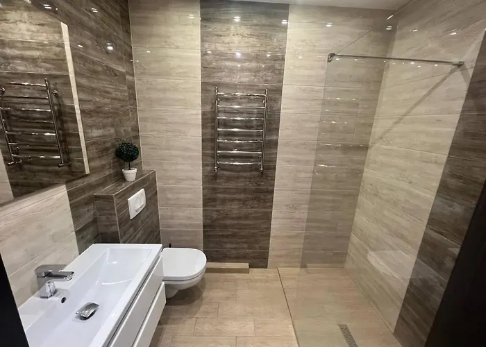 - Dzhordzha Vashynhtona * Leópolis