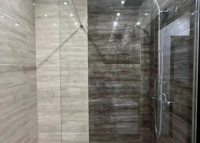 - Dzhordzha Vashynhtona Apartman *