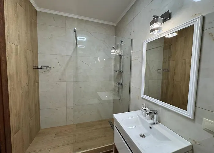 - Dzhordzha Vashynhtona Apartamento Leópolis