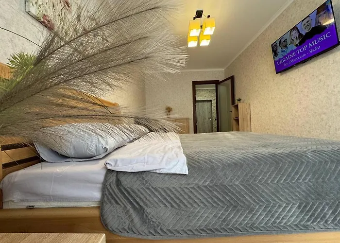 - Dzhordzha Vashynhtona * Leópolis