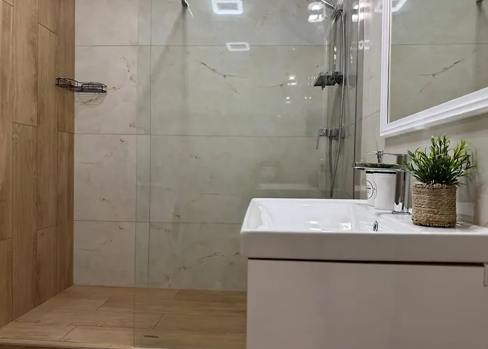 - Dzhordzha Vashynhtona * Leopoli